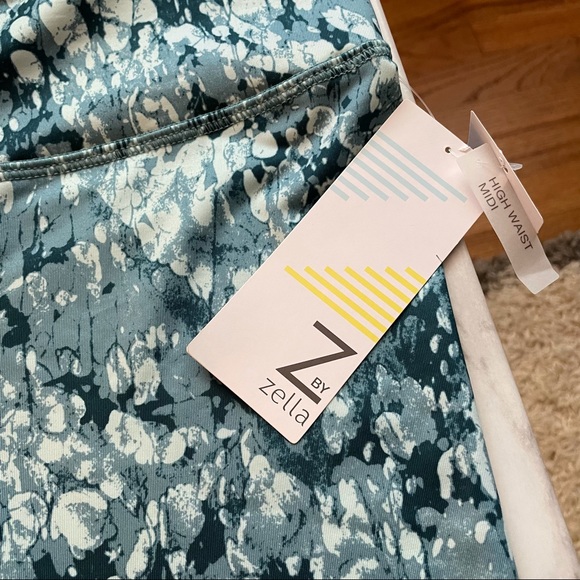 NWT Z by Zella Cropped Leggings Size Small - Picture 9 of 9